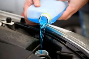 Коли потрібно міняти антифриз: усе, що треба знати водієві