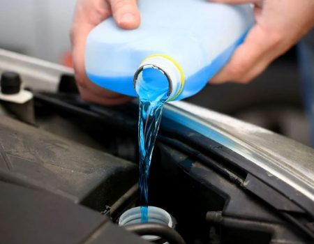 Коли потрібно міняти антифриз: усе, що треба знати водієві