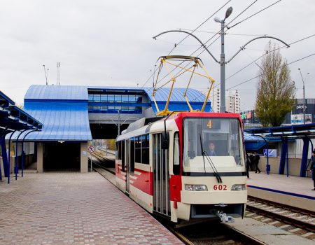 4 трамвай Київ