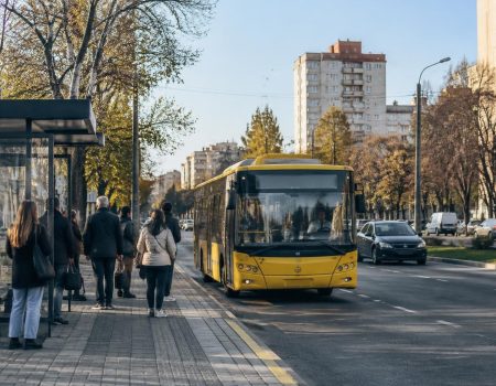 Ілюстрація до матеріалу «Як пересуватися Борисполем: транспорт, маршрути та поїздки до Києва»
