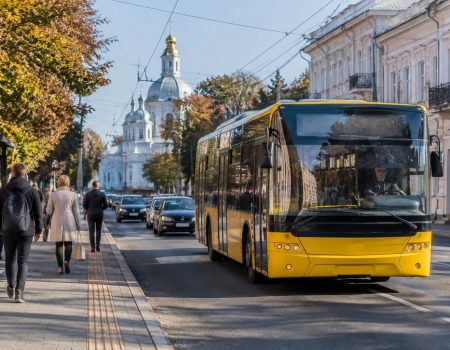 Ілюстрація до матеріалу «Громадський транспорт Сум: як планувати маршрути містом без зайвих втрат часу»