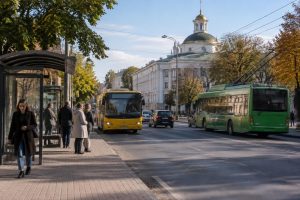 Ілюстрація до матеріалу «Як пересуватися Полтавою: автобуси, тролейбуси та зручне планування маршруту»